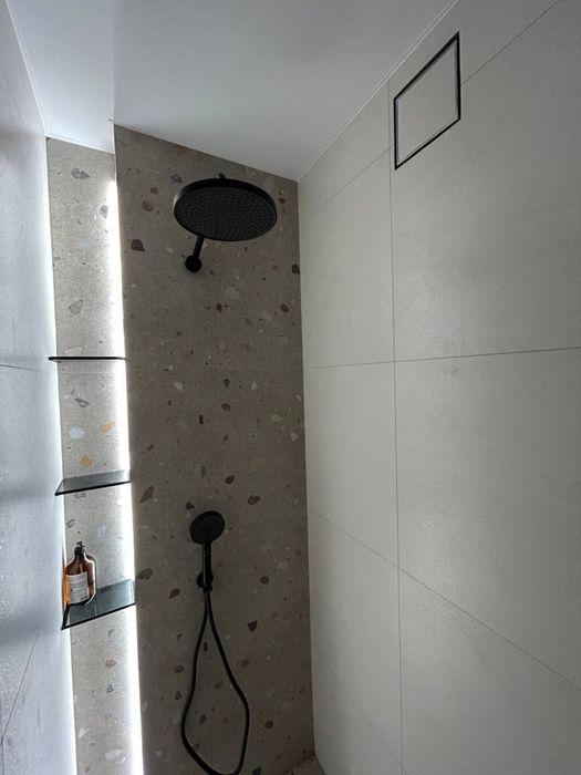 Стильна студія з неймовірним видом на Дніпро! Світло завжди є!