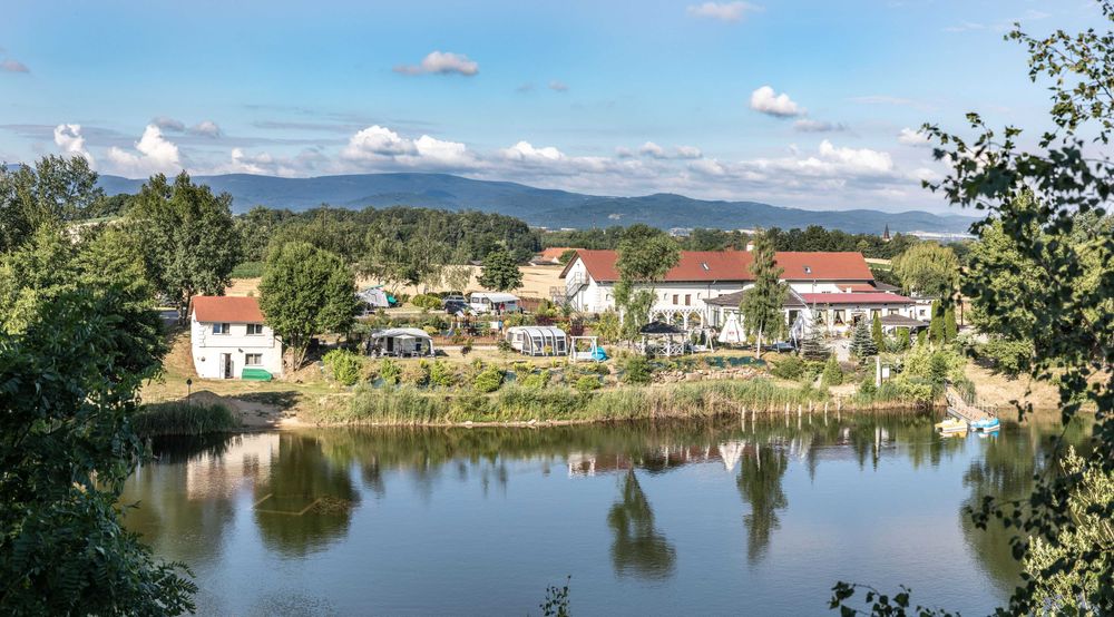 Noclegi, pokoje gościnne 3km od Dzierżoniów. Agroturystyka Forteca
