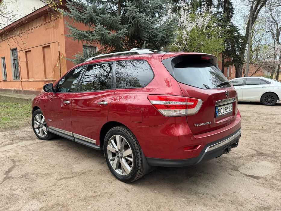 Nissan Pathfinder 2.5 гибрид  (R52)