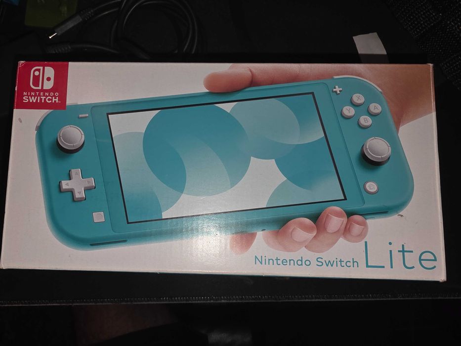 Nintendo Switch Lite (com capa e bolsa)