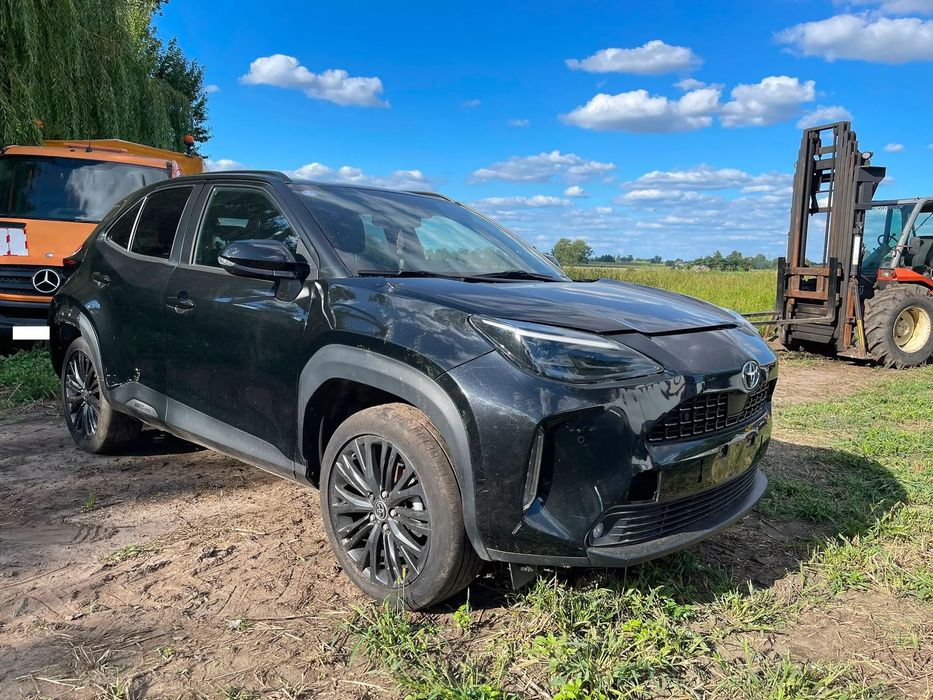 Toyota Yaris Cross GRUDZIEŃ 2022+Bardzo ładny Czarny kolor+hybryda+Niski przebieg+Piękne!