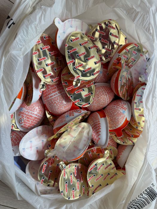продам солодощі від квндера половинки