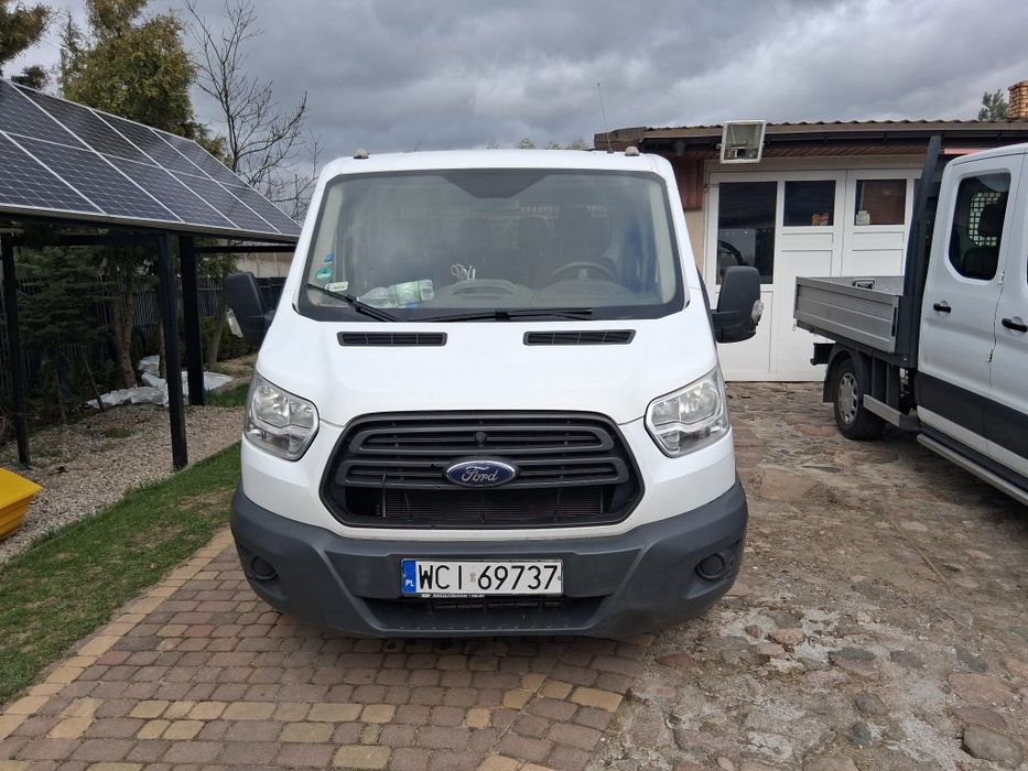 Ford Transit 2.2 155 koni z 2015 roku doca 7 osób