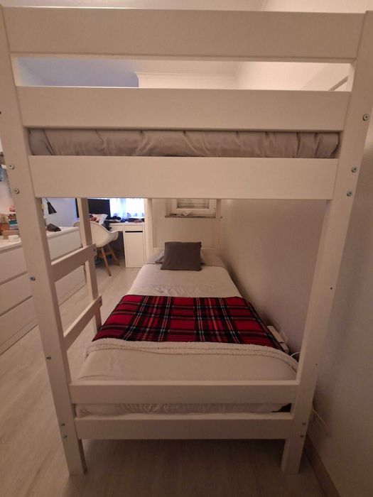 Beliche IKEA + 2 colchões + 2 edredões. Tudo em excelente estado