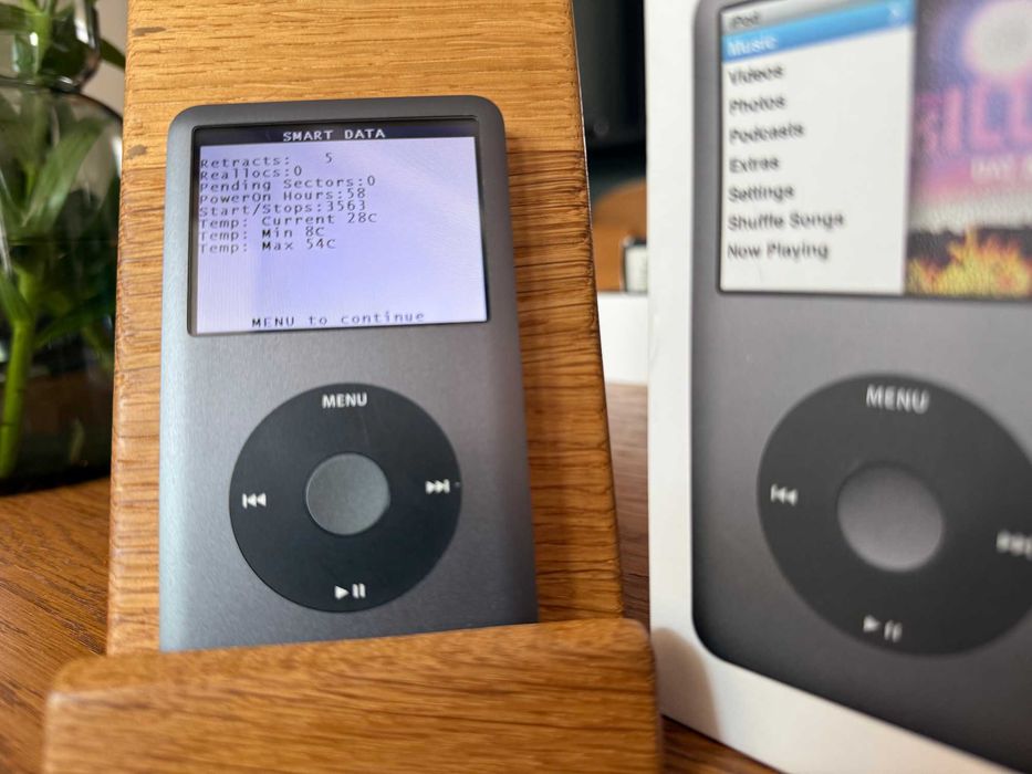 Apple iPod Classic 7G 160GB Black A1238 MC297QB/A