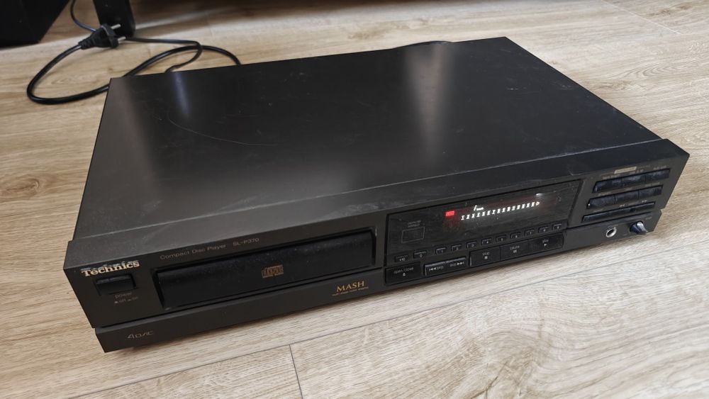 CD Player Technics SL-P370