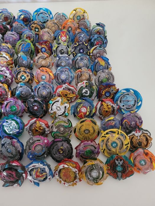 Promoção Beyblades Burst em perfeito estado
