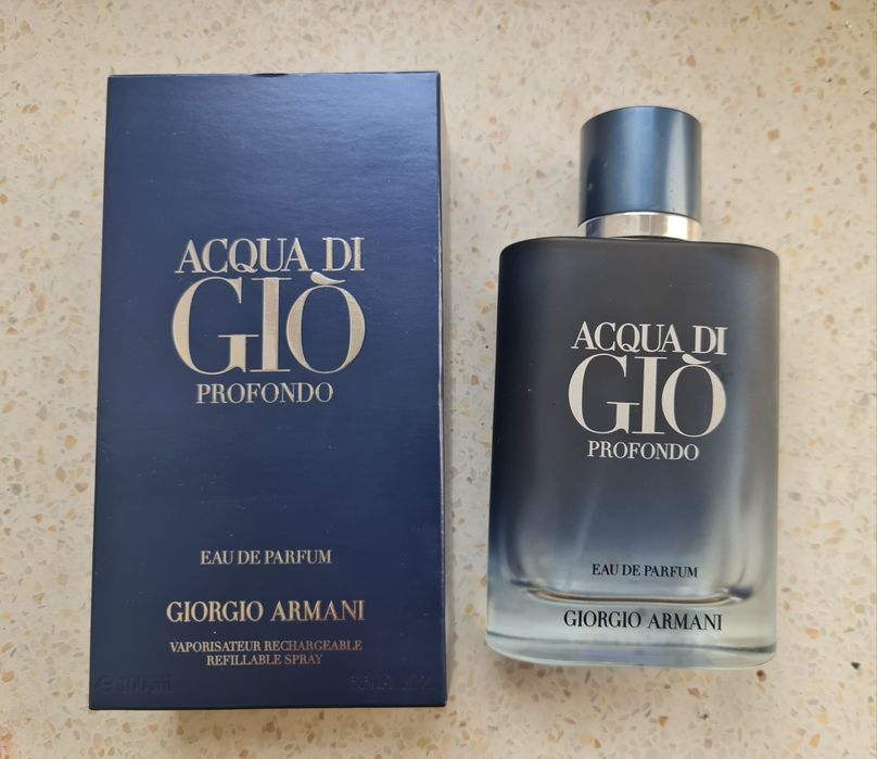 Flakon po Acqua di Gio profondo pusty plus pudełko