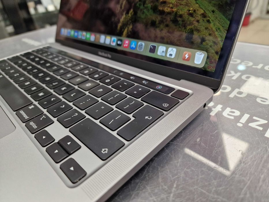 Macbook PRO 13 2020/ M1/ 16GB/ 256GB/ Space Gray/ 260 cykli/ Grade A-
