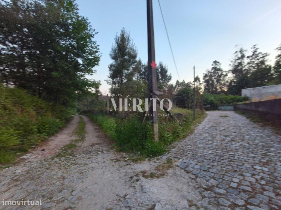 Terreno em Cossourado próximo do Rio Neiva e da Estrada Nacional 204