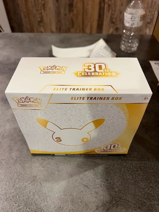 Pokémon 30th celebration elite trainer box