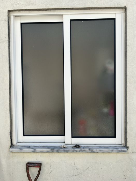 Janela de correr de aluminio branca