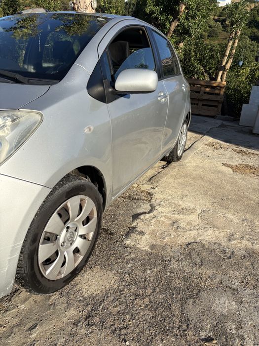 Toyota Yaris — fotografia 3