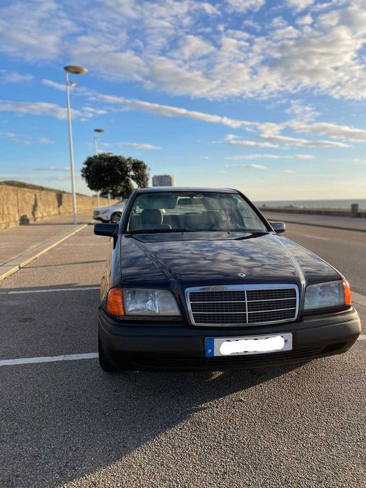 Mercedes C220D (W202) de 1994 - Bom estado geral
