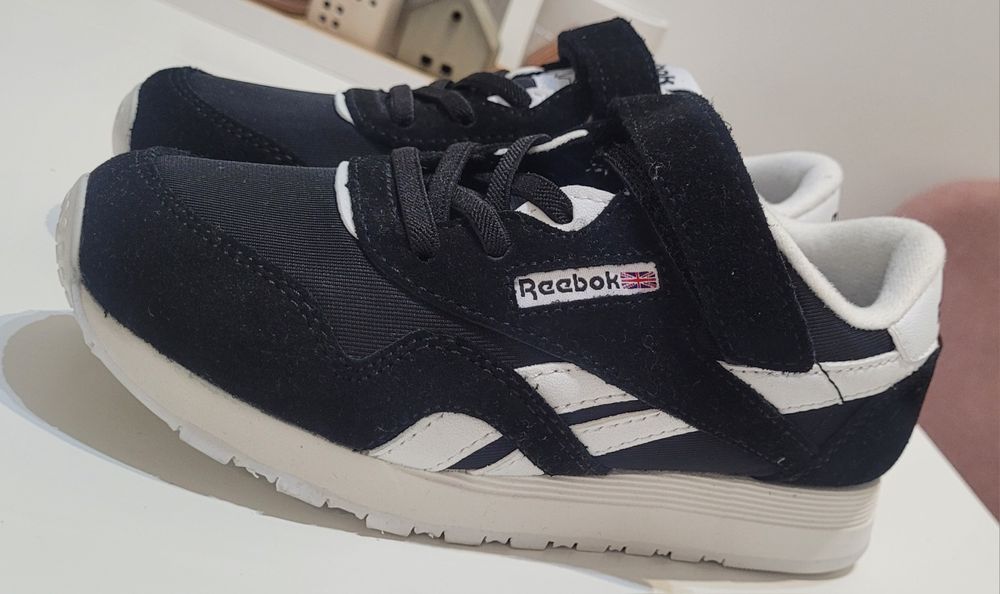 Reebok classic nylon 32