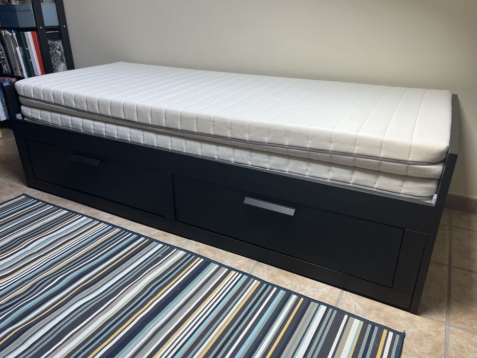Cama individual dupla / sofá cama BRIMNES c/colchões