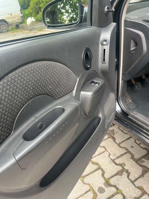 Chevrolet Aveo 2006 рік