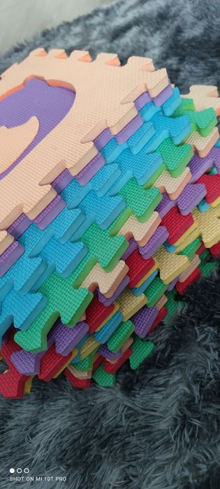 Puzzle piankowe litery