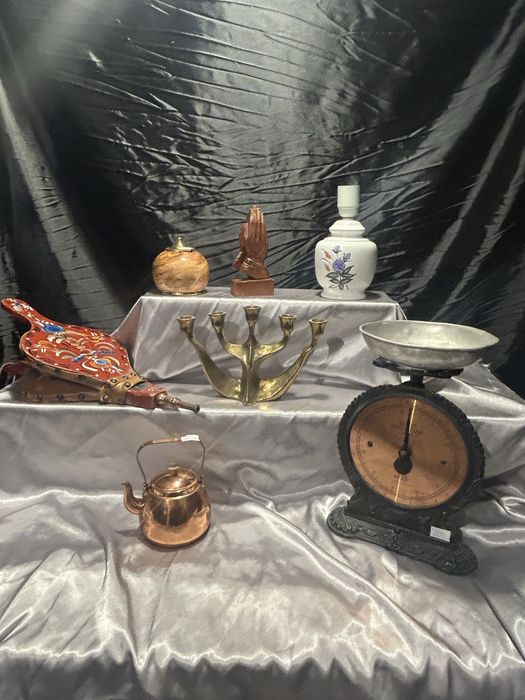 mosiądz, ceramika, drewno i miedź