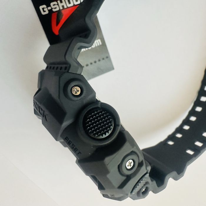 Продам оригінальний Casio G-Shock GA-700UC-8ACR