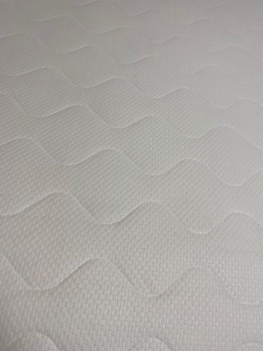 Продам новый матрас. Очень удобный.