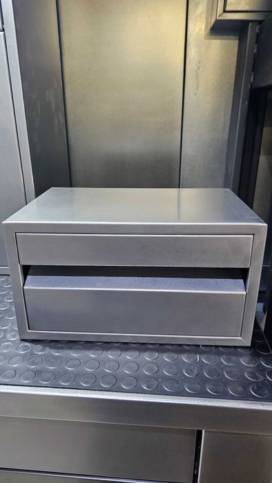 Caixa de correio e pão de inox