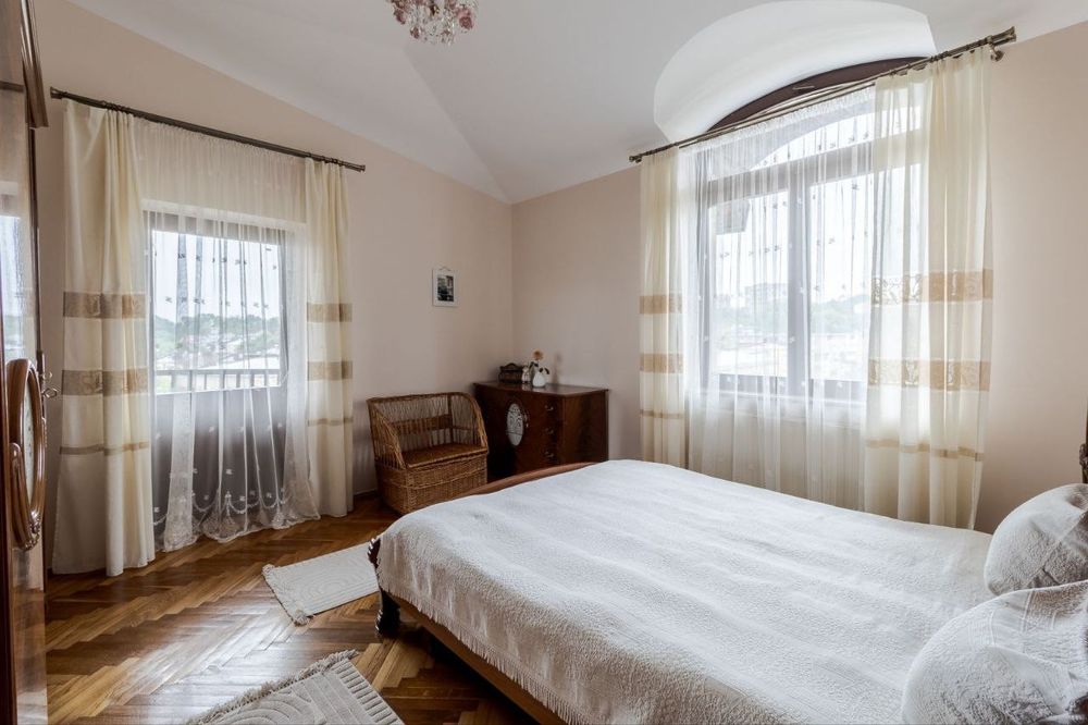 Продаж 5 кімнатної квартири вул. Свєнціцького