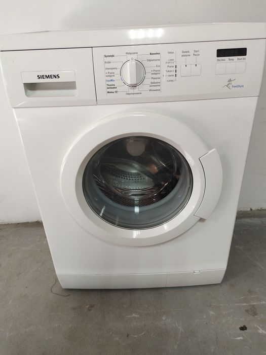 Пральна машина SIEMENS з Європи. 5 кг. 1000об.хв.ВУЗЬКА 40 см