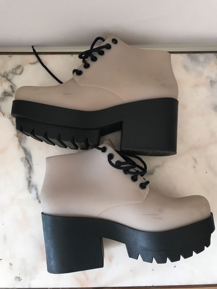 Bota sales melissa tratorada