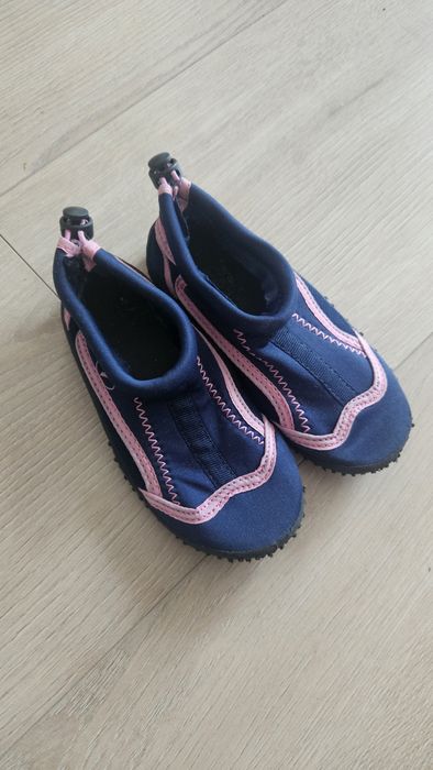 Buty do wody 26 / 27 dla dziewczynki 18 cm