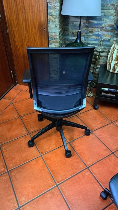 Vendo cadeira de escritório usado ALITAL