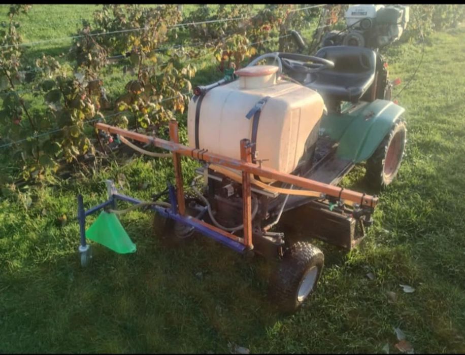 Opryskiwacz nadmuchowy tunelowy samojezdny