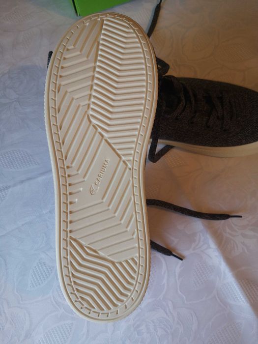 Ténis cariuma novos.