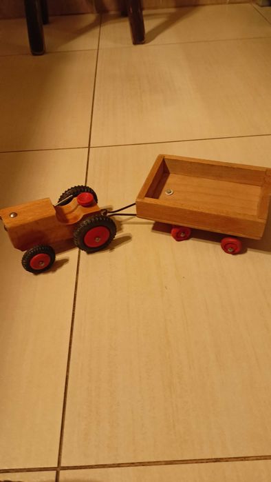 Stare zabawki traktory