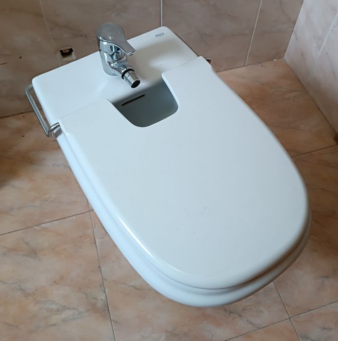 Bidé com tampa Roca