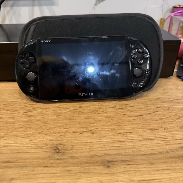 Sony PlayStation Vita Slim PCH-2000, 64 ГБ, зарядка