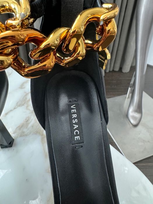 Босоніжки на підборах Versace 40 нові