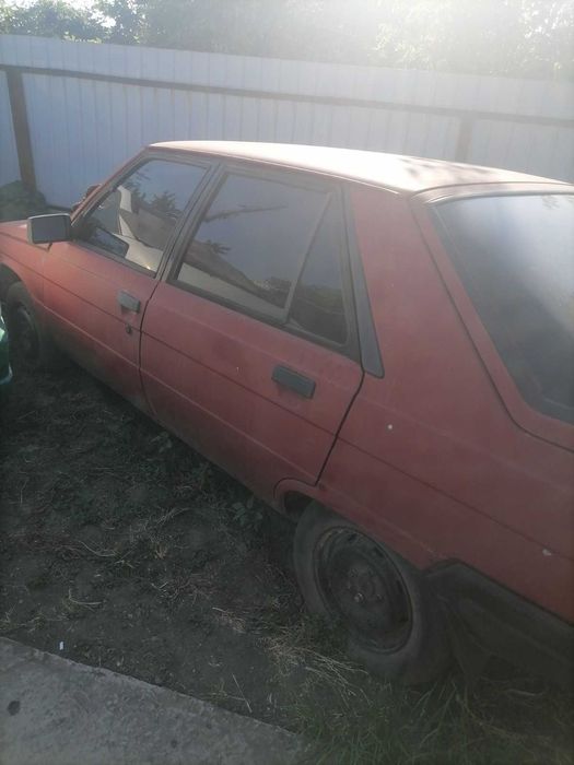 Автомобиль  Рено 11 1984 год дизель