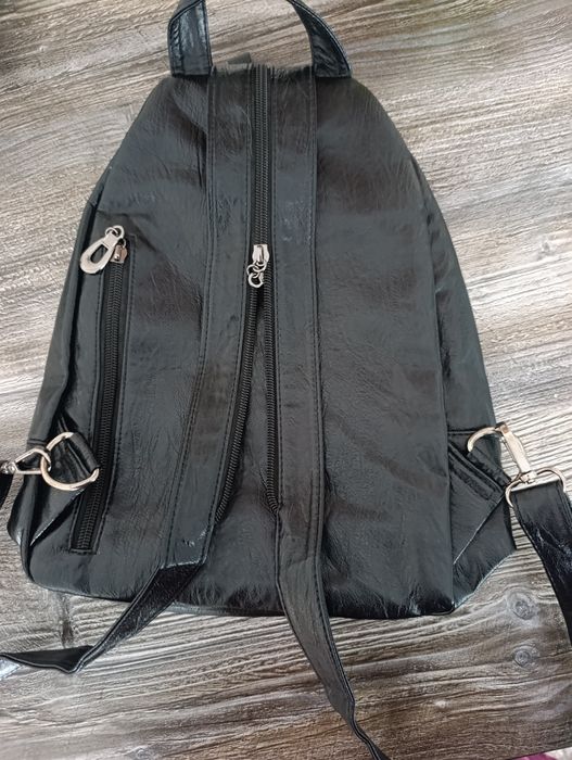 Новий шкіряний  жіночий рюкзачок