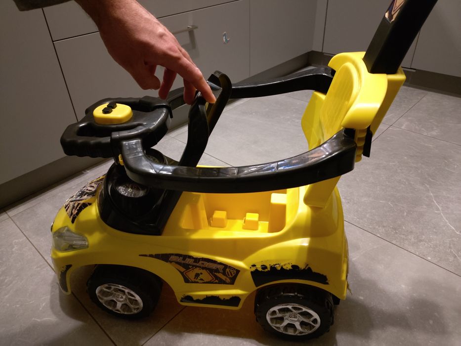 Jeździk pchacz auto z melodyjkami