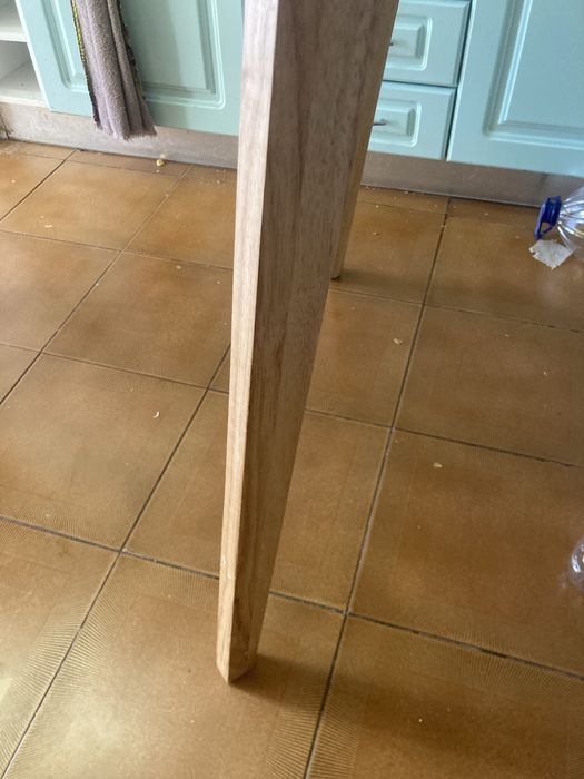 Mesa redonda tampo branco