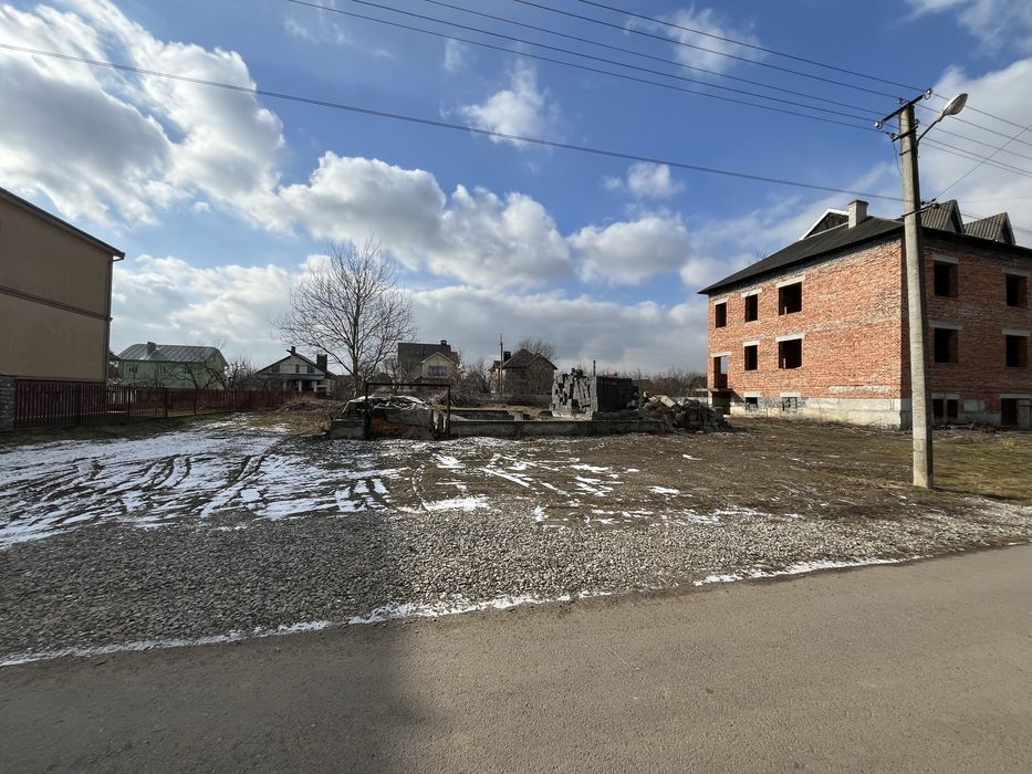 Продається земельна ділянка 12сот під забудову в с.Клузів.Вул Весняна