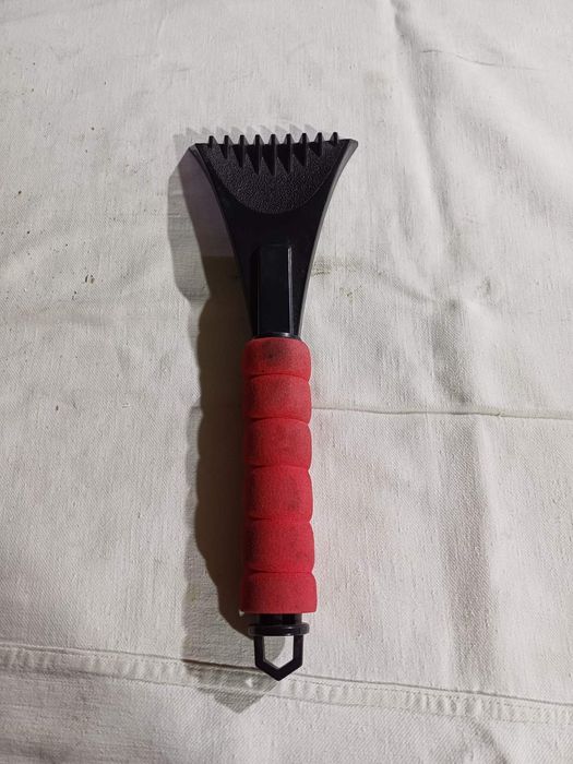 Скребок автомобильный