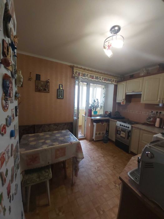 Продаж 3-х кімн. квартири Левка Лукьяненка 18,  біля М Минська