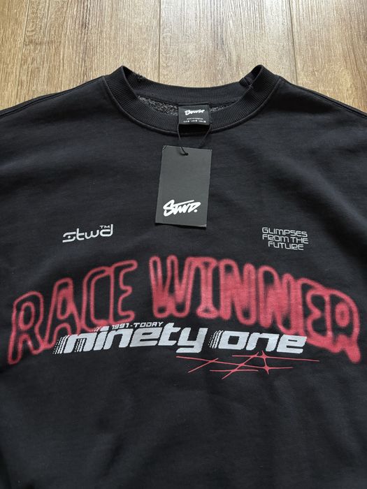 Czarna bluza męska bez kaptura crewneck Pull & Bear stwd nowa z metką M z nadrukiem race winner