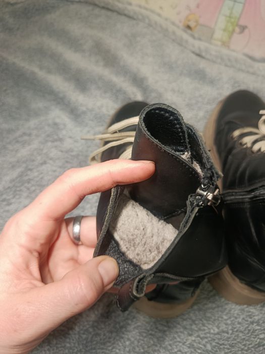 Продам тепле взуття. Зима/Весна