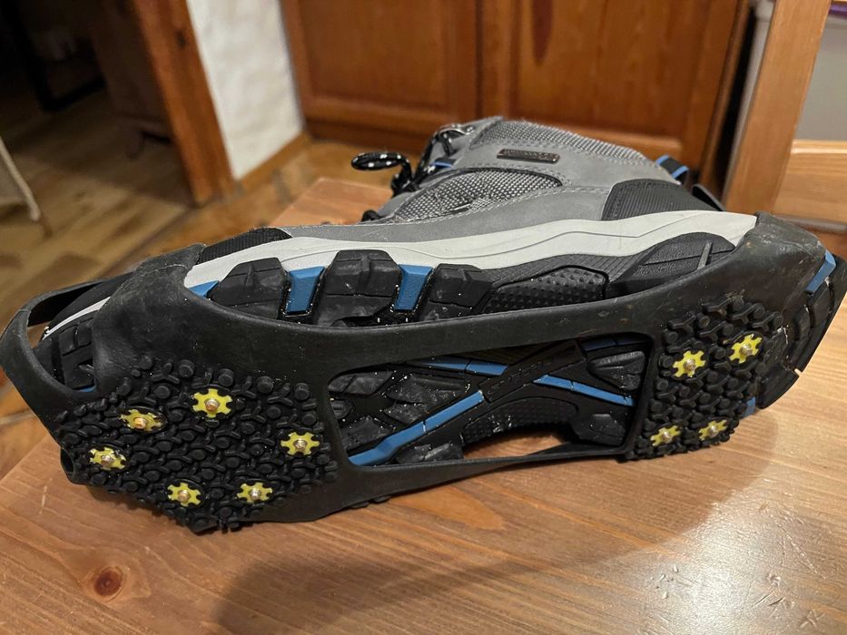 Raczki antypoślizgowe do butów na śnieg,