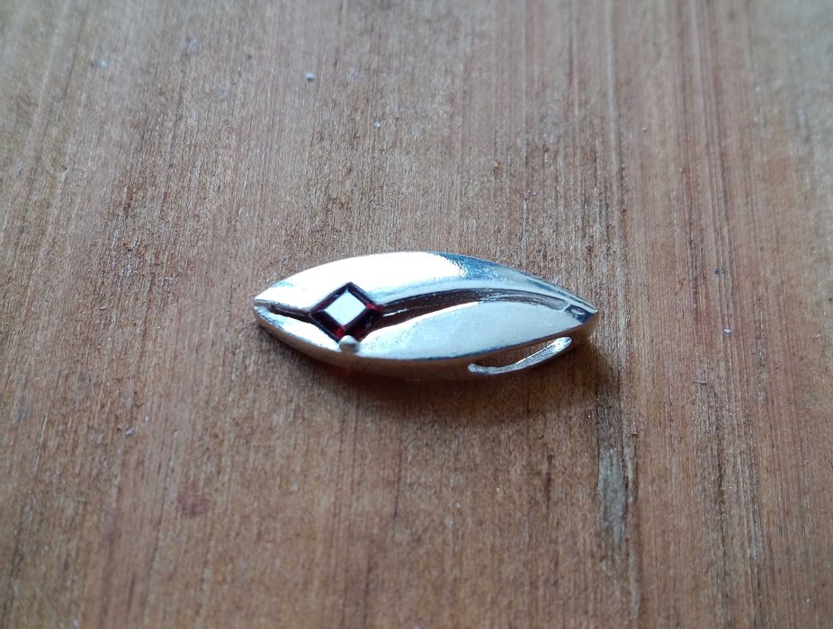 Srebrny wisiorek z granatami Sterling Silver 925