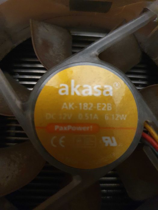 Akasa Evo 33 + AK-182-E2B chłodzenie z radiatorem