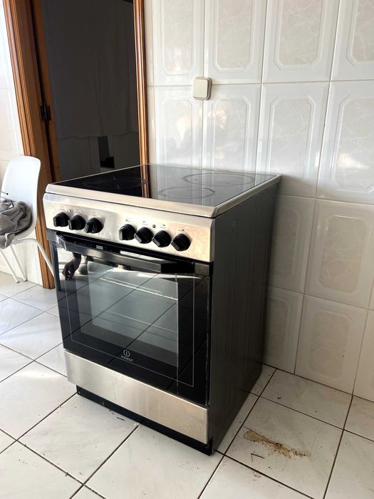 Fogão elétrico com placa de indução
